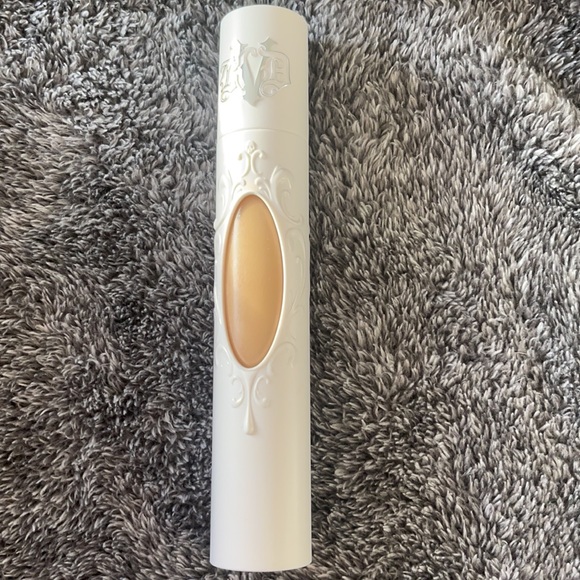 KVD 021 Light True Portrait Foundation - Picture 2 of 6